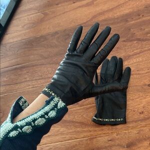Real Kid Black Leather Floral Embroidered Gloves Size 7